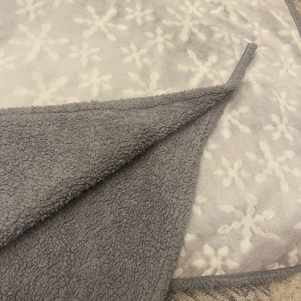 Berkshire Gray White Snowflake Sherpa Throw Blanket